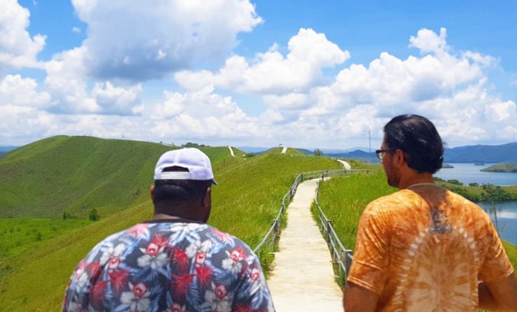 Spot Menarik di Danau Sentani Spot Menarik di Danau Sentani